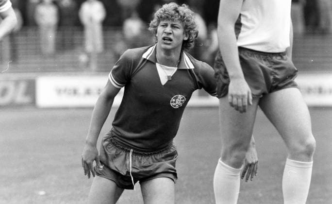 08.07.79 U19 Stuttgarter Kickers - U19 Fortuna Düsseldorf Deutschland, Stuttgart, 08.07.1979, Fussball, A-Junioren, Deutsche Meisterschaft, Viertelfinale, U19 Stuttgarter Kickers - U19 Fortuna Düsseldorf (7:0): Guido Buchwald (Stuttgarter Kickers). *** 08 07 79 U19 Stuttgarter Kickers U19 Fortuna Düsseldorf Germany, Stuttgart, 08 07 1979, Soccer, A Juniors, German Championship, Quarterfinals, U19 Stuttgarter Kickers U19 Fortuna Düsseldorf 7 0 Guido Buchwald Stuttgarter Kickers