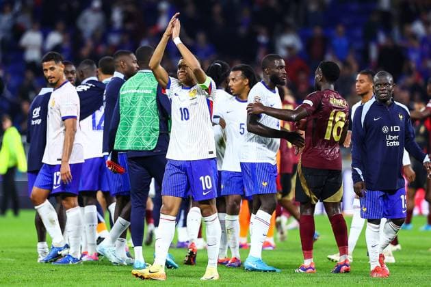 9th of September 2024 - UEFA NATIONS LEAGUE A - GROUPE A2 - MATCH 2 - FRANCE vs BELGIUM - GROUPAMA STADIUM mbappe (kylian) thanks the French fans on the stand at the end of the game DECINES FRANCE Copyright: xSPORTPIXPRESSx xFREDxPORCUx