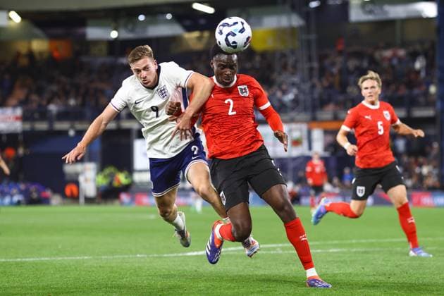 England v Austria U21, U 21 09 September 2024, Luton - International Friendly, Länderspiel, Nationalmannschaft Football - England v Austria U21 - Liam Delap of England and Samson Baidoo of Austria - Photo: Jacques Feeney Offside. Luton UK Copyright: xJacquesxFeeneyx xOffsidexOffside