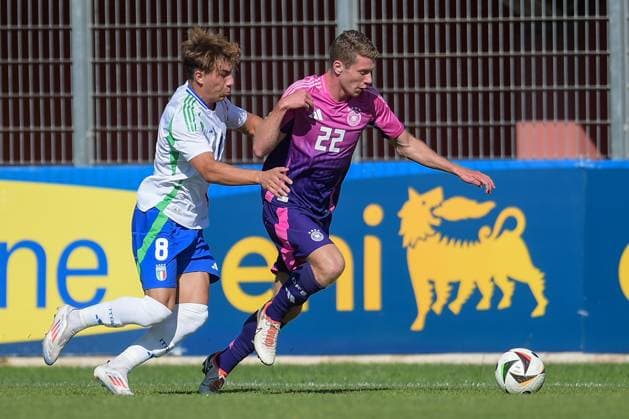 Italia s U20 Luca Di Maggio in action against Germany s U20 Elias Baum during the match Elite League Italy U20 - Germany U20 at the Manlio Scopigno stadium in Rieti, Italy on september 10, 2024  Copyright: xGianlucaxVannicelli IPAxSportx x xx IPA_49524768 IPA_Agency_IPA49524768