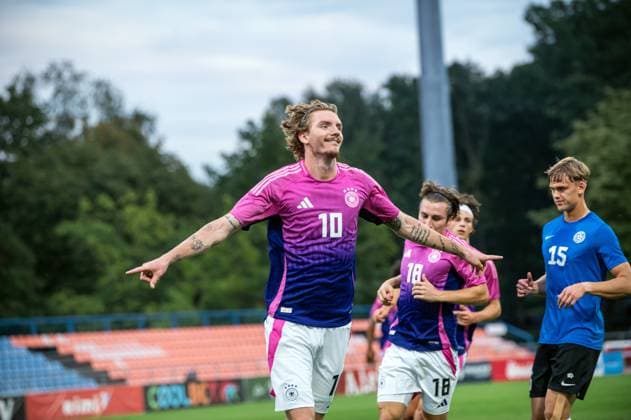 Sport Themen der Woche KW37 Sport Bilder des Tages 10.09.24 U21, U 21 Estland - U21 Deutschland Estland, Tallinn, 10.09.2024, Fussball, EM-Qualifikation, U21 Estland - U21 DFB Deutschland: Nick Woltemade (Deutschland); Jubel Tor Elfmeter 0:1 Woltemade. *** 10 09 24 U21 Estonia U21 Germany Estonia, Tallinn, 10 09 2024, Football, European Championship Qualification, U21 Estonia U21 DFB Germany Nick Woltemade Germany Cheers Goal Penalty 0 1 Woltemade
