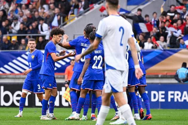 Maghnes Akliouche ( 8 - France ) celebrates with teammates during the European U21, U 21 Championship 2025 match between France and Bosnia and Herzegovina at MMArena on September 10, 2024 in Le Mans, France. ( Photo by federico pestellini panoramic ) - FOOTBALL : France vs Bosnie Espoirs - Le Mans - 10 09 2024 FedericoPestellini Panoramic 