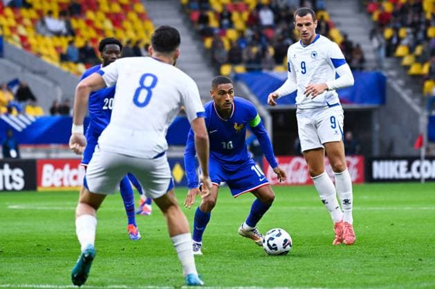 Enzo Millot ( 10 - France ) and Eldar MEhemdovic ( 8 - Bosnia ) during the European U21, U 21 Championship 2025 match between France and Bosnia and Herzegovina at MMArena on September 10, 2024 in Le Mans, France. ( Photo by federico pestellini panoramic ) - FOOTBALL : France vs Bosnie Espoirs - Le Mans - 10 09 2024 FedericoPestellini Panoramic 