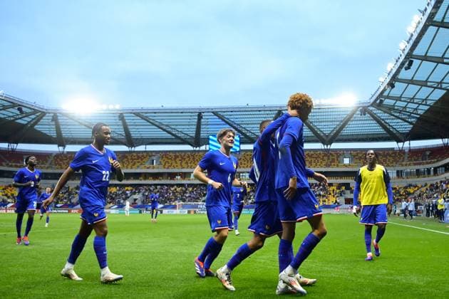Hugo Ekitike ( 9 - France ) celebrates with teammates during the European U21, U 21 Championship 2025 match between France and Bosnia and Herzegovina at MMArena on September 10, 2024 in Le Mans, France. ( Photo by federico pestellini panoramic ) - FOOTBALL : France vs Bosnie Espoirs - Le Mans - 10 09 2024 FedericoPestellini Panoramic 