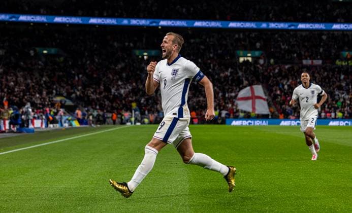Football - UEFA Nations League - League B Group B2 - England v Finland LONDON, ENGLAND - Tuesday, September 10, 2024: England s captain Harry Kane celebrates after scoring the opening goal, his 67th on his 100th appearance, during the UEFA Nations League League B Group B2 game between England and Finland at Wembley Stadium. England won 2-0. (Photo by David Rawcliffe Propaganda) LONDON Wembley Stadium GREATER LONDON ENGLAND  Copyright: xDavidxRawcliffex P2024-09-10-England_Finland-13