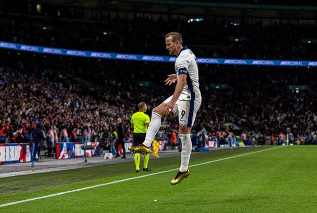 Football - UEFA Nations League - League B Group B2 - England v Finland LONDON, ENGLAND - Tuesday, September 10, 2024: England s captain Harry Kane celebrates after scoring the opening goal, his 67th on his 100th appearance, during the UEFA Nations League League B Group B2 game between England and Finland at Wembley Stadium. England won 2-0. (Photo by David Rawcliffe Propaganda) LONDON Wembley Stadium GREATER LONDON ENGLAND  Copyright: xDavidxRawcliffex P2024-09-10-England_Finland-14