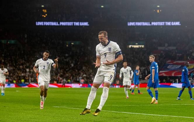 Football - UEFA Nations League - League B Group B2 - England v Finland LONDON, ENGLAND - Tuesday, September 10, 2024: England s captain Harry Kane celebrates after scoring the second goal, his 68th on his 100th appearance, during the UEFA Nations League League B Group B2 game between England and Finland at Wembley Stadium. England won 2-0. (Photo by David Rawcliffe Propaganda) LONDON Wembley Stadium GREATER LONDON ENGLAND  Copyright: xDavidxRawcliffex P2024-09-10-England_Finland-20