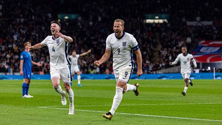 (240911) -- LONDON, Sept. 11, 2024 -- Harry Kane (front R) of England celebrates after his first goal during the UEFA Nations League Group B2 match between England and Finland in London, Britain, Sept. 10, 2024. (SP)BRITAIN-LONDON-UEFA NATIONS LEAGUE-ENGLAND VS FINLAND LixYing 