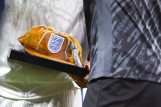 England v Finland 10 September 2024, London - UEFA Nations League - Group F - England v Finland - Harry Kane of England recieves his golden cap for making 100 appearances for the England first team - Photo: Jacques Feeney Offside. London UK Copyright: xJacquesxFeeneyx xOffsidexOffside