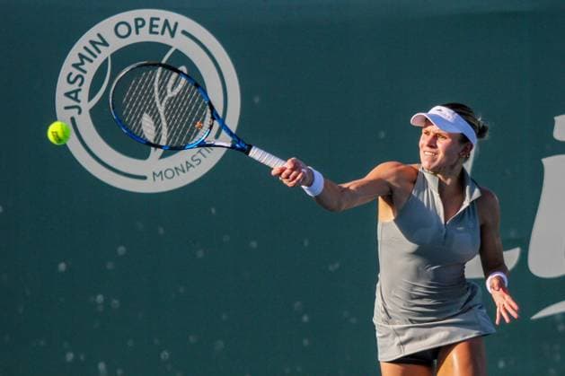 Sport Bilder des Tages September 11, 2024, Monastir, Monastir Governorate, Tunisia: Monastir, Tunisia. 10 September 2024. Jana Fett of Croatia plays against Sara Sorribes Tormo of Spain at the Jasmin Open in Monastir, Tunisia. The women s professional tennis tournament is taking place at the Magic Hotel Skanes in Monastir between 9 and 15 September 2024 Monastir Tunisia - ZUMAd99_ 0761498258st Copyright: xHasanxMradx