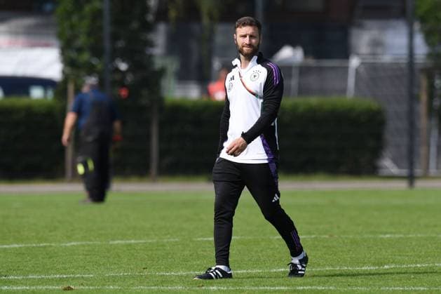 Co-Trainer Shkodran Mustafi ( Deutschland U 17 ). GER, DFB Fussball, Vier Nationen Turnier, Deutschland U 17 vs Mexico U 17, Spielzeit 2024 2025, 07.09.2024 DFL DFB REGULATIONS PROHIBIT ANY USE OF PHOTOGRAPHS AS IMAGE SEQUENCES AND OR QUASI-VIDEO GER, DFB Fussball, Vier Nationen Turnier, Deutschland U 17 vs Mexico U 17, Spielzeit 2024 2025, 07.09.2024 Duisburg Copyright: xEibner-Pressefoto ThomasxThienelx EP_TTL