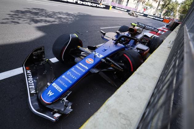 43 COLAPINTO Franco (arg), Williams Racing FW46, action, crash, accident, during the Formula 1 Azerbaijan Grand Prix 2024, 17th round of the 2024 Formula One World Championship, WM, Weltmeisterschaft from September 13 to 15, 2024 on the Baku City Circuit, in Baku, Azerbaijan - F1 - AZERBAIJAN GRAND PRIX 2024 DPPI Panoramic 240913_R17_AZERBAIJAN_DP_FG0O6002