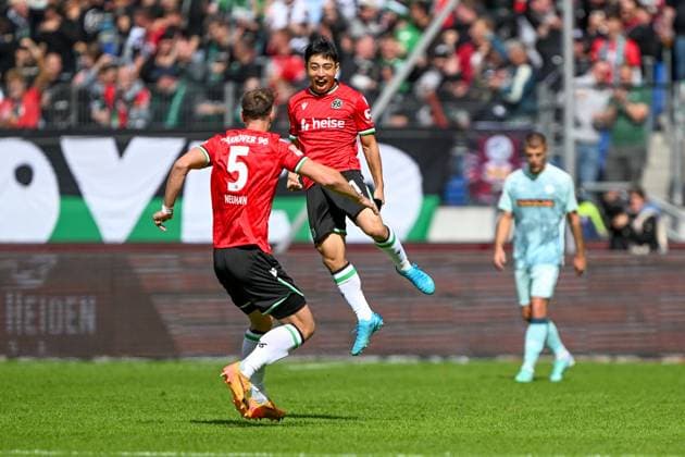 2. Bundesliga - Hannover 06 - 1. FC Kaiserslautern am 14.09.2024 in der HDI Arena in Hannover Jubel, Torjubel, Torschuetze, Torschütze Hyunju Lee (Hannover 96) jubelt nach seinem Tor zum 1:0 mit Phil Neumann (Hannover 96).