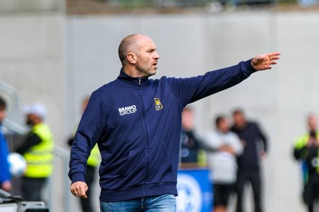 Daniel Scherning (Eintracht Braunschweig, Trainer) gestikuliert, GER, SV Darmstadt 98 vs. Eintracht Braunschweig, Fussball, 2. Bundesliga, 5. Spieltag, Spielzeit 2024 2025, 14.09.2024. DFL DFB REGULATIONS PROHIBIT ANY USE OF PHOTOGRAPHS as IMAGE SEQUENCES and or QUASI-VIDEO. GER, SV Darmstadt 98 vs. Eintracht Braunschweig, Fussball, 2. Bundesliga, 5. Spieltag, Spielzeit 2024 2025, 14.09.2024. Darmstadt