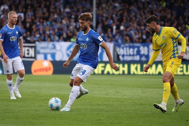 2024.09.14 xJFAx Fussball 2.Bundesliga 5.Spieltag Saison 2024 25, SV Darmstadt 98 - Eintracht Braunschweig v.l., Kilian Julian Corredor (SV Darmstadt 98), Fabio Kaufmann (Eintracht Braunschweig), Zweikampf, Action, Aktion, Battles for the Ball (DFL DFB REGULATIONS PROHIBIT ANY USE OF PHOTOGRAPHS as IMAGE SEQUENCES and or QUASI-VIDEO