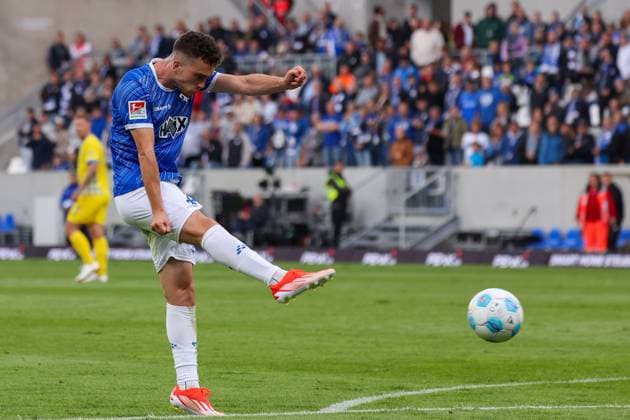 2024.09.14 xJFAx Fussball 2.Bundesliga 5.Spieltag Saison 2024 25, SV Darmstadt 98 - Eintracht Braunschweig v.l., Sergio Lopez (SV Darmstadt 98), schuss aufs Tor (DFL DFB REGULATIONS PROHIBIT ANY USE OF PHOTOGRAPHS as IMAGE SEQUENCES and or QUASI-VIDEO