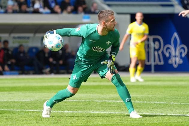Torwart Marcel Schuhen (SV Darmstadt 98, 01) - 14.09.2024 2. Bundesliga, Saison 24 25: SV Darmstadt 98 vs Eintracht Braunschweig, Stadion am Boellenfalltor, emonline, emspor,