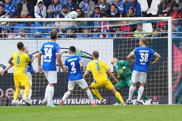 Lattentreffer Braunschweig - 14.09.2024 2. Bundesliga, Saison 24 25: SV Darmstadt 98 vs Eintracht Braunschweig, Stadion am Boellenfalltor, emonline, emspor,