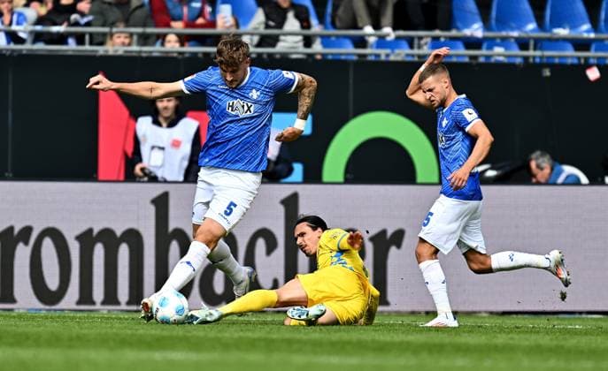 14.09.2024, xfux, Fussball 2.Bundesliga, SV Darmstadt 98 - Eintracht Braunschweig, v.l. Matej Maglica (SV Darmstadt 98), Rayan Philippe (Eintracht Braunschweig), Fabian Nürnberger Nuernberger (SV Darmstadt 98) (DFL DFB REGULATIONS PROHIBIT ANY USE OF PHOTOGRAPHS as IMAGE SEQUENCES and or QUASI-VIDEO. Eine Lizenzierung des Lichtbildwerkes an und oder durch den SV Darmstadt 1898 e.V. sowie Tochterunternehmen ist nicht gestattet. No release of or sale to SV Darmstadt 1898 e.V.)) Darmstadt