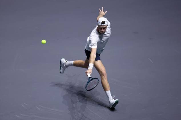 Sport Themen der Woche KW37 Sport Bilder des Tages Eero Vasa of Finland in action Davis Cup Group Stage Finals 2024, Day Five, AO Arena, Manchester, UK - 14 Sep 2024  Copyright: xEllaxLing Shutterstockx 14713347r