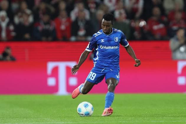 Lubambo Musonda (1.FC Magdeburg) in Aktion, am Ball, Einzelaktion waehrend des Spiels der 2. Bundesliga zwischen 1. FC Köln und 1. FC Magdeburg im RheinEnergieStadion am 14. September 2024 in Köln, Deutschland. (Foto von Oliver Kaelke DeFodi Images) +++ Lubambo Musonda (1.FC Magdeburg) controls the ball during the 2. Bundesliga match between 1. FC Köln and 1. FC Magdeburg at RheinEnergieStadion on September 14, 2024 in Cologne, Germany. (Photo by Oliver Kaelke DeFodi Images) DFB DFL REGULATIONS PROHIBIT ANY USE OF PHOTOGRAPHS AS IMAGE SEQUENCES AND OR QUASI-VIDEO. Defodi-678_2024_05_24_OK_KOEFCM_0134