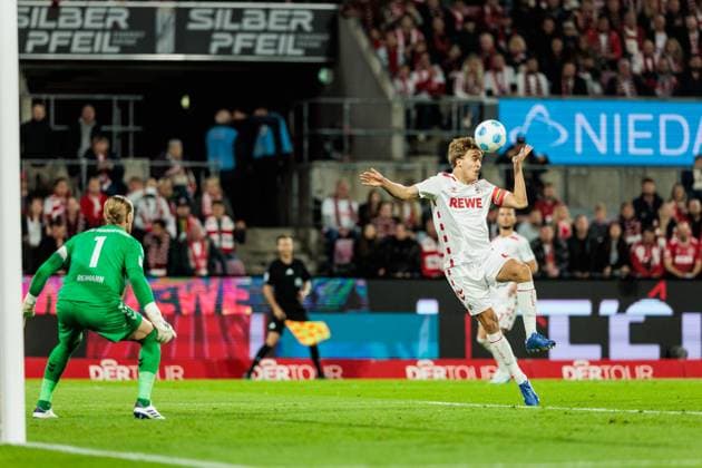 2. Fußball Bundesliga: 1. FC Köln - 1. FC Magdeburg; 14.09.2024 Kopfball Timo Hübers (1. FC Köln, 4) 2. Fußball Bundesliga, 1. FC Köln - 1. FC Magdeburg, Köln, Rheinenergiestadion am 14.09.2024 DFL REGULATIONS PROHIBIT ANY USE OF PHOTOGRAPHS AS IMAGE SEQUENCES AND OR QUASI-VIDEO.