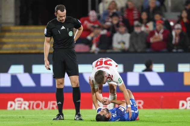 Mohammed El Hankouri (1.FC Magdeburg) liegt verletzt am Boden waehrend des Spiels der 2. Bundesliga zwischen 1. FC Köln und 1. FC Magdeburg im RheinEnergieStadion am 14. September 2024 in Köln, Deutschland. (Foto von Oliver Kaelke DeFodi Images) +++ Mohammed El Hankouri (1.FC Magdeburg) injured on the ground during the 2. Bundesliga match between 1. FC Köln and 1. FC Magdeburg at RheinEnergieStadion on September 14, 2024 in Cologne, Germany. (Photo by Oliver Kaelke DeFodi Images) DFB DFL REGULATIONS PROHIBIT ANY USE OF PHOTOGRAPHS AS IMAGE SEQUENCES AND OR QUASI-VIDEO. Defodi-678_2024_09_14_OK_KOEFCM_0376
