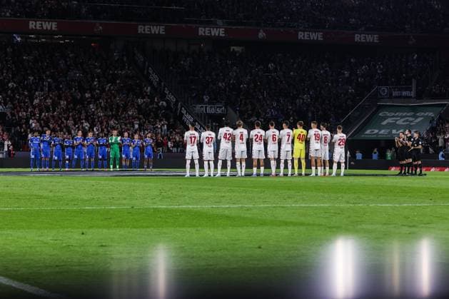 Fussball, 2.Bundesliga Saison 2024 2025 5. Spieltag 1.FC Köln - 1.FC Magdeburg 14.09.2024, RheinEnergieSTADION Gedenkminute vor dem Spiel für den am 24.August verstorbenen Christoph Daum Köln RheinEnergieSTADION Nordrhein-Westfahlen Deutschland