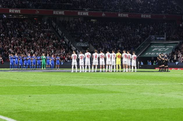 Fussball, 2.Bundesliga Saison 2024 2025 5. Spieltag 1.FC Köln - 1.FC Magdeburg 14.09.2024, RheinEnergieSTADION Gedenkminute vor dem Spiel für den am 24.August verstorbenen Christoph Daum Köln RheinEnergieSTADION Nordrhein-Westfahlen Deutschland