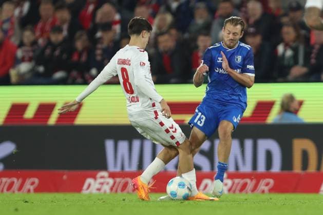 Denis Huseinbasic (1. FC Koeln) und Connor Krempicki (1.FC Magdeburg) im Zweikampf waehrend des Spiels der 2. Bundesliga zwischen 1. FC Köln und 1. FC Magdeburg im RheinEnergieStadion am 14. September 2024 in Köln, Deutschland. (Foto von Oliver Kaelke DeFodi Images) +++ Denis Huseinbasic (1. FC Koeln) und Connor Krempicki (1.FC Magdeburg) battle for the ball during the 2. Bundesliga match between 1. FC Köln and 1. FC Magdeburg at RheinEnergieStadion on September 14, 2024 in Cologne, Germany. (Photo by Oliver Kaelke DeFodi Images) DFB DFL REGULATIONS PROHIBIT ANY USE OF PHOTOGRAPHS AS IMAGE SEQUENCES AND OR QUASI-VIDEO. Defodi-678_2024_09_14_OK_KOEFCM_0625