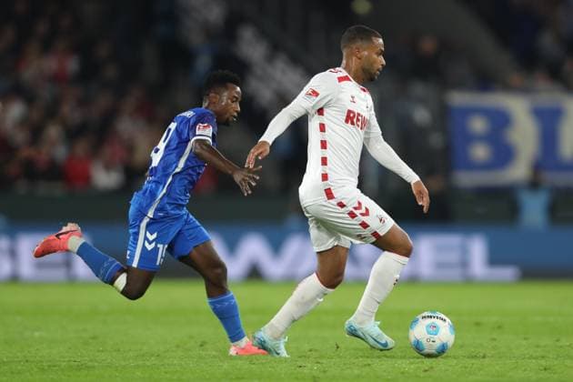 Lubambo Musonda (1.FC Magdeburg) und Linton Maina (1. FC Koeln) im Zweikampf waehrend des Spiels der 2. Bundesliga zwischen 1. FC Köln und 1. FC Magdeburg im RheinEnergieStadion am 14. September 2024 in Köln, Deutschland. (Foto von Oliver Kaelke DeFodi Images) +++ Lubambo Musonda (1.FC Magdeburg) und Linton Maina (1. FC Koeln) battle for the ball during the 2. Bundesliga match between 1. FC Köln and 1. FC Magdeburg at RheinEnergieStadion on September 14, 2024 in Cologne, Germany. (Photo by Oliver Kaelke DeFodi Images) DFB DFL REGULATIONS PROHIBIT ANY USE OF PHOTOGRAPHS AS IMAGE SEQUENCES AND OR QUASI-VIDEO. Defodi-678_2024_09_14_OK_KOEFCM_0669