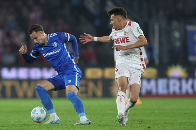Falko Michel (1.FC Magdeburg) und Dejan Ljubicic (1. FC Koeln) im Zweikampf waehrend des Spiels der 2. Bundesliga zwischen 1. FC Köln und 1. FC Magdeburg im RheinEnergieStadion am 14. September 2024 in Köln, Deutschland. (Foto von Oliver Kaelke DeFodi Images) +++ Falko Michel (1.FC Magdeburg) und Dejan Ljubicic (1. FC Koeln) battle for the ball during the 2. Bundesliga match between 1. FC Köln and 1. FC Magdeburg at RheinEnergieStadion on September 14, 2024 in Cologne, Germany. (Photo by Oliver Kaelke DeFodi Images) DFB DFL REGULATIONS PROHIBIT ANY USE OF PHOTOGRAPHS AS IMAGE SEQUENCES AND OR QUASI-VIDEO. Defodi-678_2024_09_14_OK_KOEFCM_1236