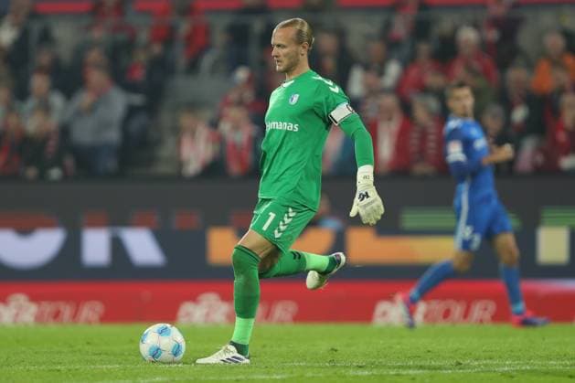 Torwart Dominik Reimann (1.FC Magdeburg) in Aktion, am Ball, Einzelaktion waehrend des Spiels der 2. Bundesliga zwischen 1. FC Köln und 1. FC Magdeburg im RheinEnergieStadion am 14. September 2024 in Köln, Deutschland. (Foto von Oliver Kaelke DeFodi Images) +++ Torwart Dominik Reimann (1.FC Magdeburg) controls the ball during the 2. Bundesliga match between 1. FC Köln and 1. FC Magdeburg at RheinEnergieStadion on September 14, 2024 in Cologne, Germany. (Photo by Oliver Kaelke DeFodi Images) DFB DFL REGULATIONS PROHIBIT ANY USE OF PHOTOGRAPHS AS IMAGE SEQUENCES AND OR QUASI-VIDEO. Defodi-678_2024_09_14_OK_KOEFCM_1112