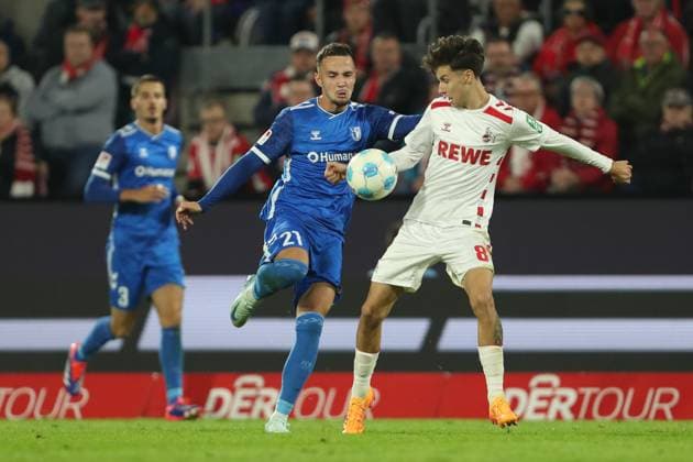 Falko Michel (1.FC Magdeburg) und Denis Huseinbasic (1. FC Koeln) im Zweikampf waehrend des Spiels der 2. Bundesliga zwischen 1. FC Köln und 1. FC Magdeburg im RheinEnergieStadion am 14. September 2024 in Köln, Deutschland. (Foto von Oliver Kaelke DeFodi Images) +++ Falko Michel (1.FC Magdeburg) und Denis Huseinbasic (1. FC Koeln) battle for the ball during the 2. Bundesliga match between 1. FC Köln and 1. FC Magdeburg at RheinEnergieStadion on September 14, 2024 in Cologne, Germany. (Photo by Oliver Kaelke DeFodi Images) DFB DFL REGULATIONS PROHIBIT ANY USE OF PHOTOGRAPHS AS IMAGE SEQUENCES AND OR QUASI-VIDEO. Defodi-678_2024_09_14_OK_KOEFCM_1486