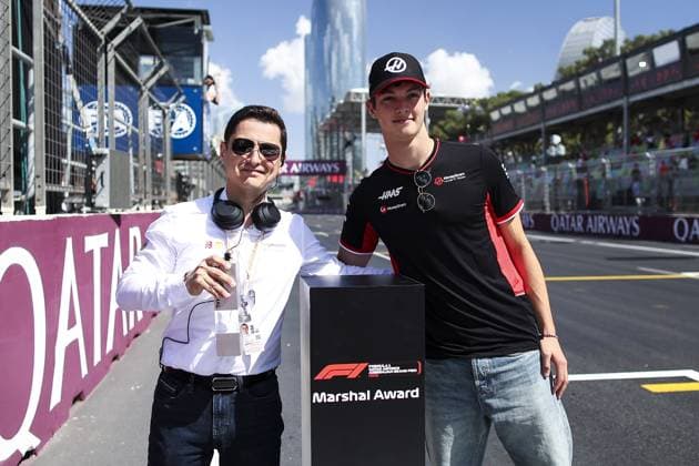 BEARMAN Ollie, Haas F1 Team VF-24 Ferrari, portrait, give the Marshal Trophy Award during the Formula 1 Azerbaijan Grand Prix 2024, 17th round of the 2024 Formula One World Championship, WM, Weltmeisterschaft from September 13 to 15, 2024 on the Baku City Circuit, in Baku, Azerbaijan - F1 - AZERBAIJAN GRAND PRIX 2024 DPPI Panoramic  240915_R17_AZERBAIJAN_DP_EA019505
