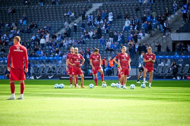 Fortuna Duesseldorf warm up, GER, Hertha BSC vs. Fortuna Duesseldorf, Fussball Herren, 2. Bundesliga, Saison 2024 2025, 05. Spieltag, 15.09.2024. (DFL REGULATIONS PROHIBIT ANY USE OF PHOTOGRAPHS AS IMAGE SEQUENCES AND OR QUASI - VIDEO). GER, Hertha BSC vs. Fortuna Duesseldorf, Fussball Herren, 2. Bundesliga, Saison 2024 2025, 05. Spieltag, 15.09.2024. Berlin