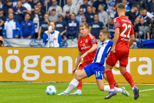 15.09.2024, xlakx, Fussball 2.Bundesliga, Hertha BSC Berlin - Fortuna Düsseldorf emspor, v.l. Isak Bergmann Johannesson (Fortuna Düsseldorf 8),Jonjoe Kenny(Hertha BSC 16),Zweikampf, Duell, Kampf, tackle (DFL DFB REGULATIONS PROHIBIT ANY USE OF PHOTOGRAPHS as IMAGE SEQUENCES and or QUASI-VIDEO) Daniel Lakomski Jan Huebner Berlin