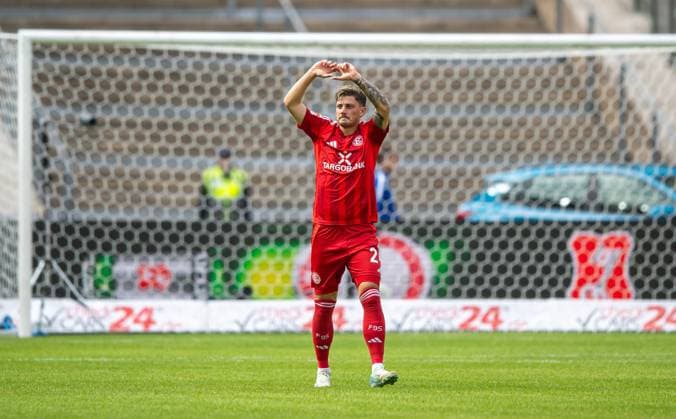 Fussball, Herren, Saison 2024 2025, 2. Bundesliga (5. Spieltag), Hertha BSC - Fortuna Düsseldorf, Dawid Kownacki (Fortuna Düsseldorf), Jubel nach Tor zum 0:1, 15.09. 2024,