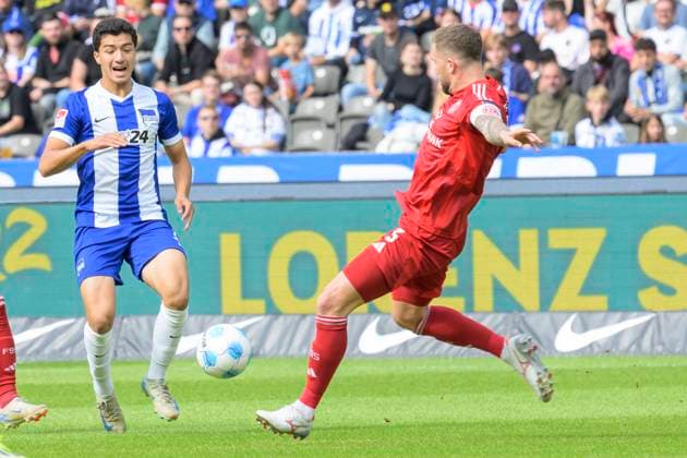 GER, Berlin, Fussball, Hertha BSC vs Fortuna Duesseldorf, 2. Bundesliga, Olympiastadion, 15.09.2024, v.l. Ibrahim Maza (Hertha 10), Andre Hoffmann (F95 Duesseldorf 03), Zweikampf, Action, Kampf, kaempft um den Ball, dfl dfb regulations prohibit any use of photographs as image sequences and or quasi video,
