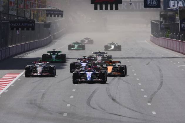 22 TSUNODA Yuki (jap), Visa Cash App RB F1 Team VCARB 01, action during the Formula 1 Azerbaijan Grand Prix 2024, 17th round of the 2024 Formula One World Championship, WM, Weltmeisterschaft from September 13 to 15, 2024 on the Baku City Circuit, in Baku, Azerbaijan - F1 - AZERBAIJAN GRAND PRIX 2024 DPPI Panoramic  240915_R17_AZERBAIJAN_DP_EA010446