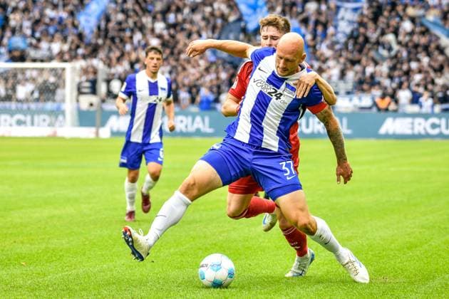 15.09.2024, xlakx, Fussball 2.Bundesliga, Hertha BSC Berlin - Fortuna Düsseldorf emspor, v.l. Toni Leistner (Hertha BSC 37),Tim Rossmann (Fortuna Düsseldorf 21),Zweikampf, Duell, Kampf, tackle (DFL DFB REGULATIONS PROHIBIT ANY USE OF PHOTOGRAPHS as IMAGE SEQUENCES and or QUASI-VIDEO) Daniel Lakomski Jan Huebner Berlin
