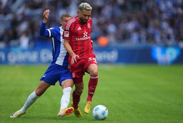 Nicolas Gavory kontrolliert den ball, 2. Bundesliga, Hertha BSC vs Fortuna Düsseldorf, Olympiastadion am 17. September 2024 in Berlin, Deutschland. (Foto von Ulrik Pedersen DeFodi Images) Nicolas Gavory controls the ball, 2. Bundesliga, Hertha BSC vs Fortuna Düsseldorf, Olympiastadion on September 17, 2024 in Berlin, Germany. (Photo by Ulrik Pedersen DeFodi Images) DFB DFL REGULATIONS PROHIBIT ANY USE OF PHOTOGRAPHS AS IMAGE SEQUENCES AND OR QUASI-VIDEO. Defodi-659_0205091380