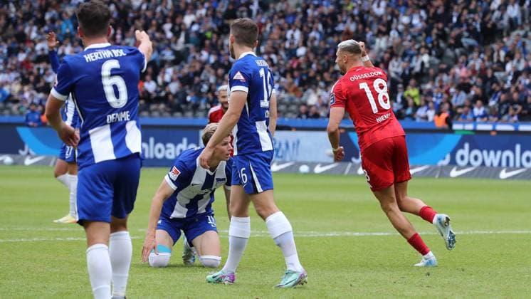 Jona Niemiec jubelt nach 0:2 Freude Emotion Jubel Fußball Fussball DFL 2.Bundesliga Herren 5.Spieltag Saison 2024 2025 15.09.2024 Hertha BSC Berlin vs. Fortuna Düsseldorf DFL regulations prohibit any use of photographs as image sequences and or quasi-video