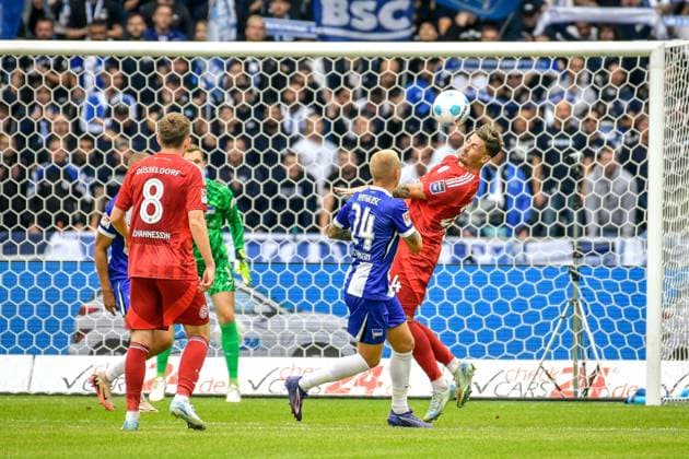 15.09.2024, xlakx, Fussball 2.Bundesliga, Hertha BSC Berlin - Fortuna Duesseldorf emspor, v.l. Isak Bergmann Johannesson (Fortuna Düsseldorf 8),Jon Dagur Thorsteinsson,Dawid Kownacki (Fortuna Düsseldorf 24),Torchance (DFL DFB REGULATIONS PROHIBIT ANY USE OF PHOTOGRAPHS as IMAGE SEQUENCES and or QUASI-VIDEO)Daniel Lakomski Jan Huebnert Berlin