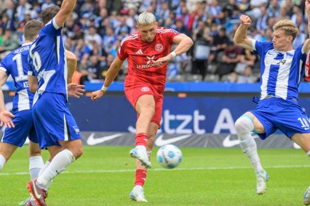 GER, Berlin, Fussball, Hertha BSC vs Fortuna Duesseldorf, 2. Bundesliga, Olympiastadion, 15.09.2024, schiesst Tor zum 0:2, Nicolas Gavory (F95 Duesseldorf 34), dfl dfb regulations prohibit any use of photographs as image sequences and or quasi video,