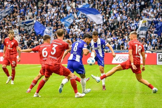 15.09.2024, xlakx, Fussball 2.Bundesliga, Hertha BSC Berlin - Fortuna Duesseldorf emspor, v.l. Giovanni Haag (Fortuna Düsseldorf 6),Andre Hoffmann (Fortuna Düsseldorf 3),Kevin Sessa (Hertha BSC 8),Diego Demme (Hertha BSC 6),Jona Niemiec (Fortuna Düsseldorf 18),Zweikampf, Duell, Kampf, tackle (DFL DFB REGULATIONS PROHIBIT ANY USE OF PHOTOGRAPHS as IMAGE SEQUENCES and or QUASI-VIDEO)Daniel Lakomski Jan Huebnert Berlin