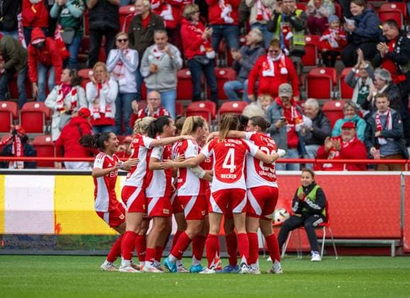 Fussball, Frauen, Saison 2024 2025, 2. Frauen-Bundesliga (3. Spieltag), 1. FC Union Berlin - SV 67 Weinberg, Union-Jubel nach Tor zum 2:0, 15.09. 2024, Copyright: xMatthiasxKochx