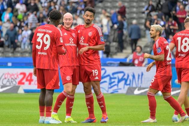 GER, Berlin, Fussball, Hertha BSC vs Fortuna Duesseldorf, 2. Bundesliga, Olympiastadion, 15.09.2024, v.l. Noah Mbamba (F95 Duesseldorf 39), Valgeir Lunddal Fridriksson (F95 Duesseldorf 12), Emmanuel Iyoha (F95 Duesseldorf 19), Matthias Zimmermann (F95 Duesseldorf 25), freude, jubel, Endstand 0:2, Hertha verliert, dfl dfb regulations prohibit any use of photographs as image sequences and or quasi video,