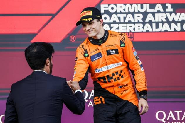 PIASTRI Oscar (aus), McLaren F1 Team MCL38, portrait podium BEN SULAYEM Mohammed (uae), President of the FIA, portrait during the Formula 1 Azerbaijan Grand Prix 2024, 17th round of the 2024 Formula One World Championship, WM, Weltmeisterschaft from September 13 to 15, 2024 on the Baku City Circuit, in Baku, Azerbaijan - F1 - AZERBAIJAN GRAND PRIX 2024 DPPI Panoramic  240915_R17_AZERBAIJAN_0I7A1170_1