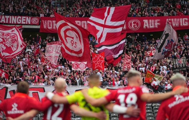 Fans aus Fortuna Düsseldorf, 2. Bundesliga, Hertha BSC vs Fortuna Düsseldorf, Olympiastadion am 15. September 2024 in Berlin, Deutschland. (Foto von Ulrik Pedersen DeFodi Images) Fortuna Düsseldorf fans, 2. Bundesliga, Hertha BSC vs Fortuna Düsseldorf, Olympiastadion on September 15, 2024 in Berlin, Germany. (Photo by Ulrik Pedersen DeFodi Images) DFB DFL REGULATIONS PROHIBIT ANY USE OF PHOTOGRAPHS AS IMAGE SEQUENCES AND OR QUASI-VIDEO. Defodi-659_0452091422
